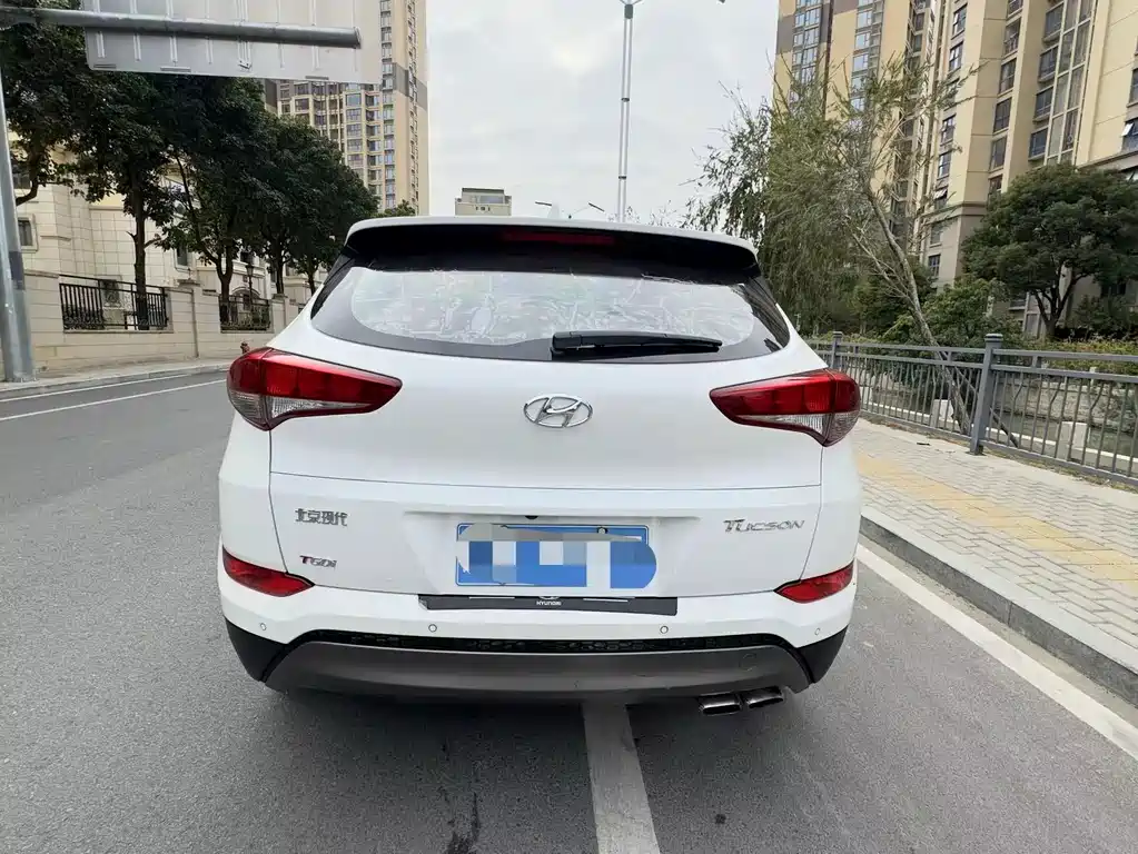 HYUNDAI TUCSON