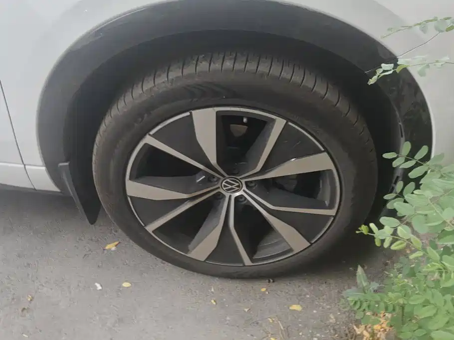 Volkswagen Tavendor 2024 380TSI R-Line