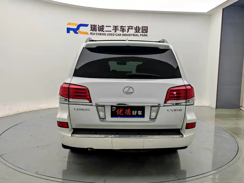 Lexus LX — миниатюра 4