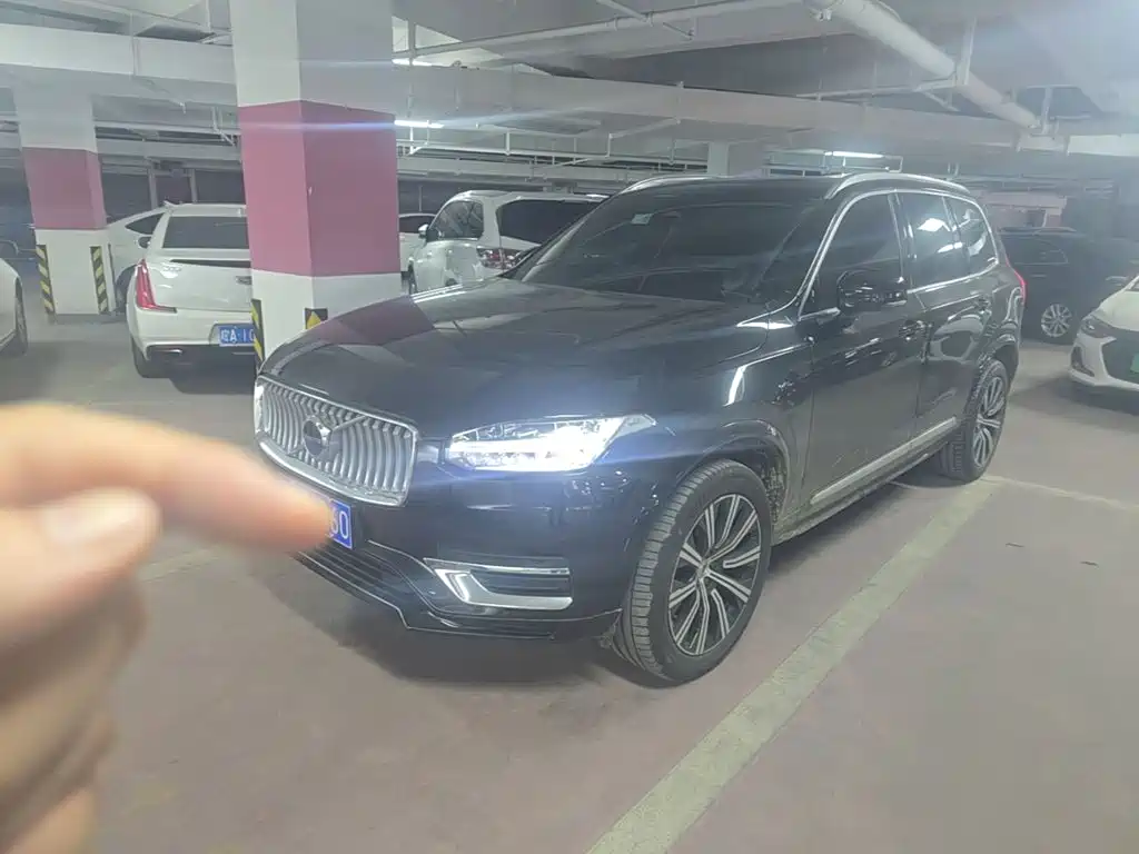 Volvo XC90 2024 B6 Luxury 7 мест