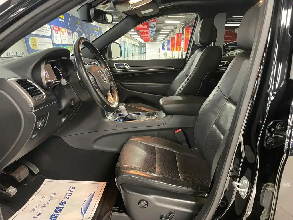 Jeep Grand Cherokee (Import) — миниатюра 11
