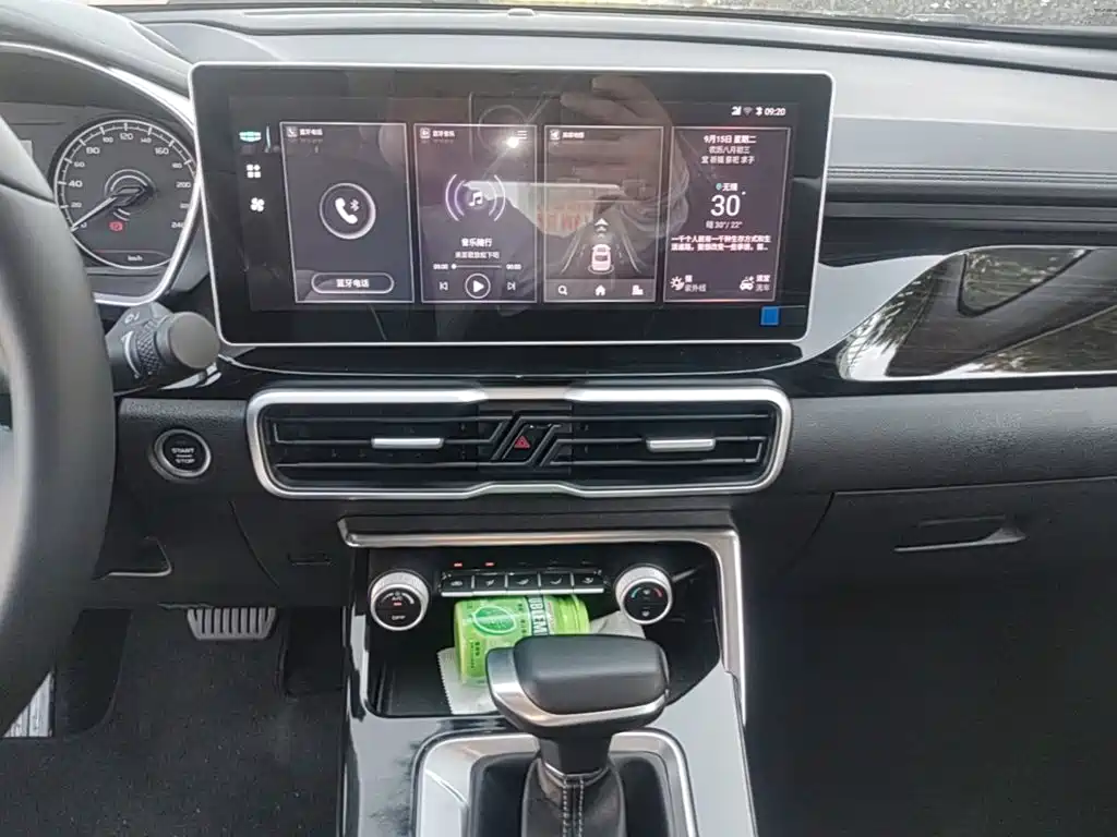 Geely Binyue — миниатюра 13