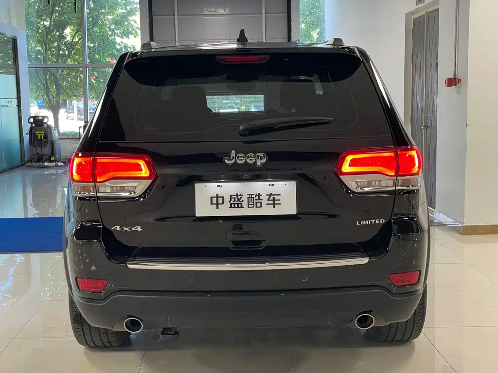 Jeep Grand Cherokee (Import) — миниатюра 25