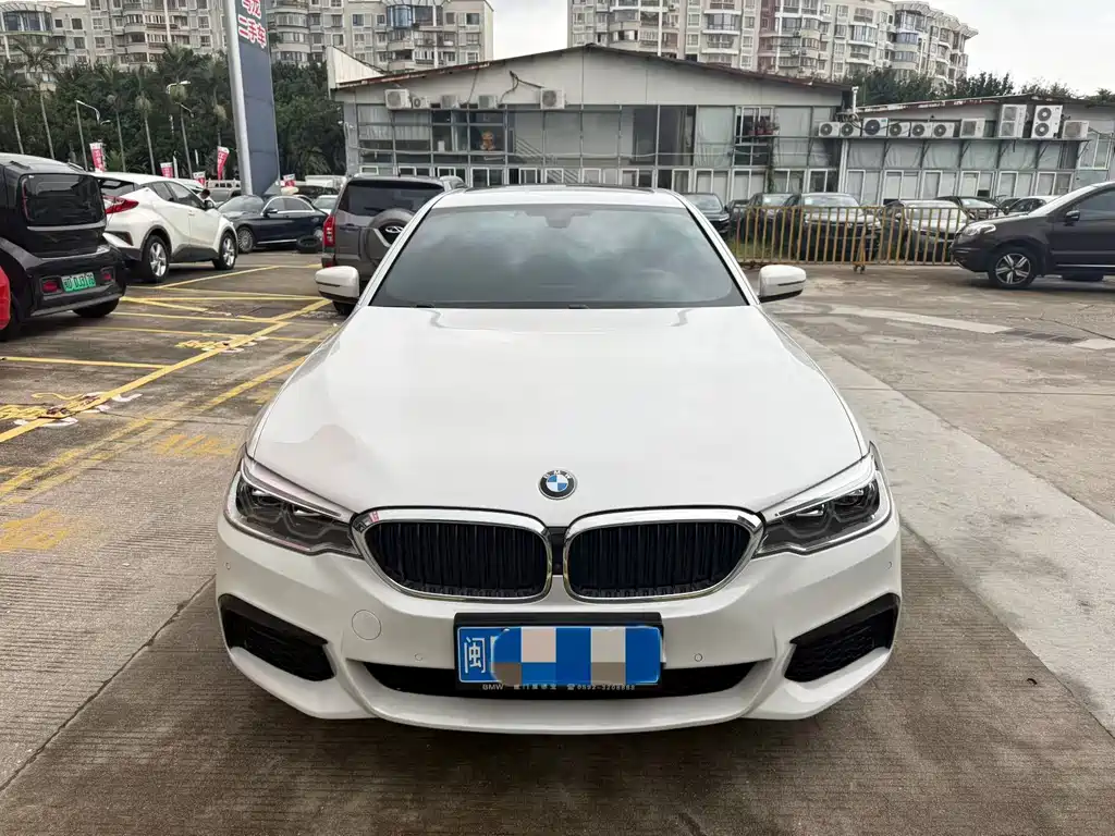 BMW 5 Series — миниатюра 2