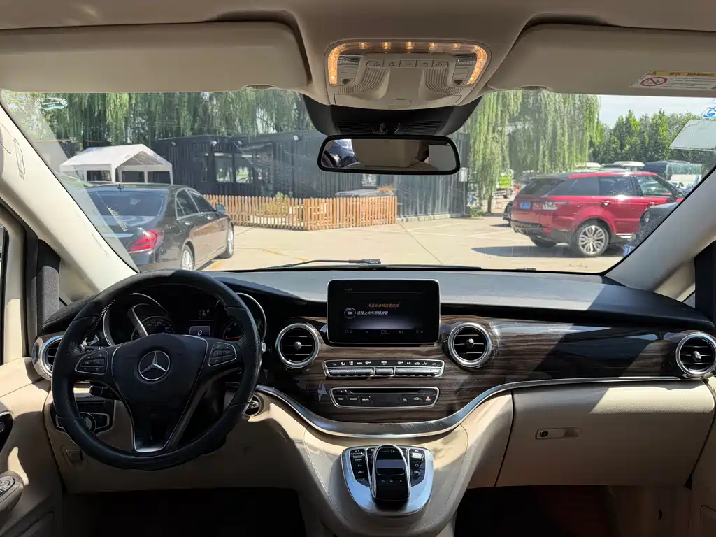 Mercedes-Benz V-Class — миниатюра 6