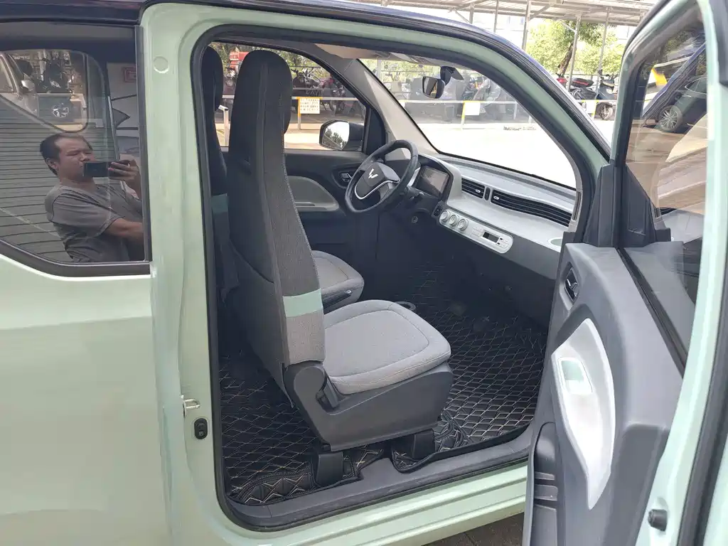 Wuling MINIEV — миниатюра 7