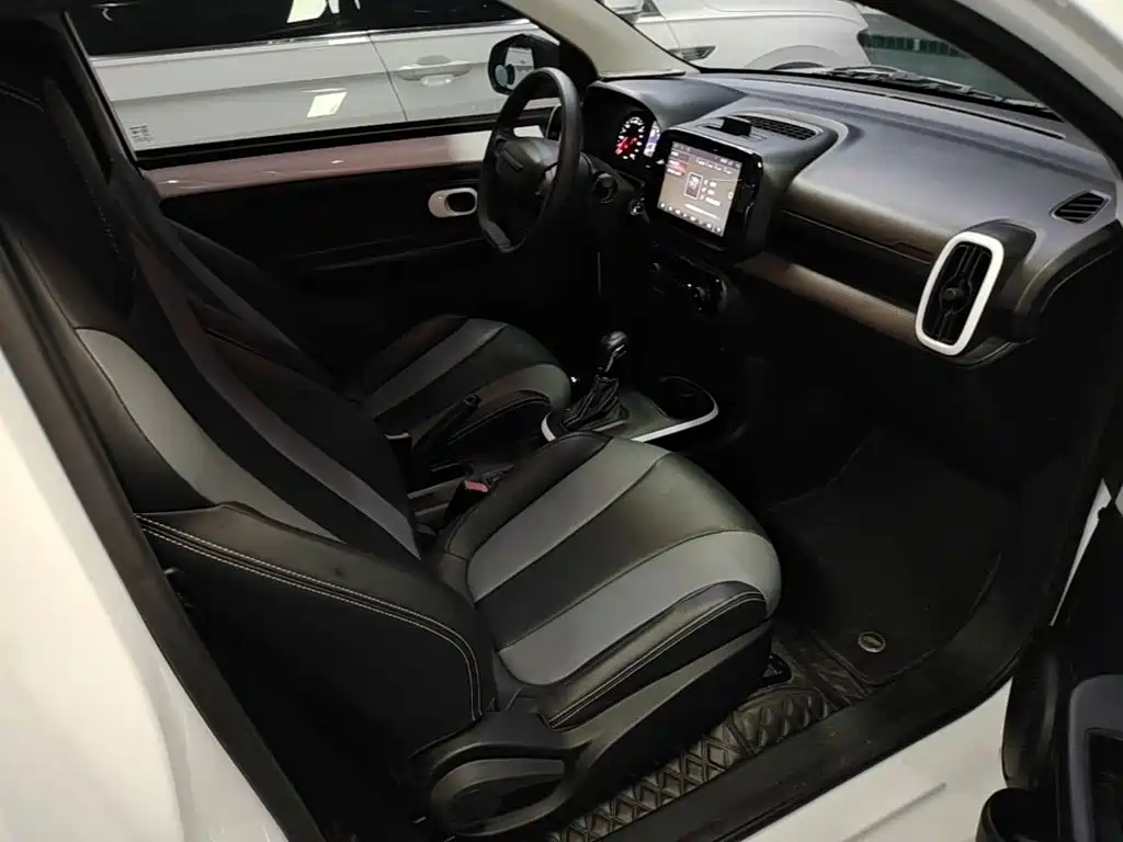 Roewe Clever — миниатюра 25