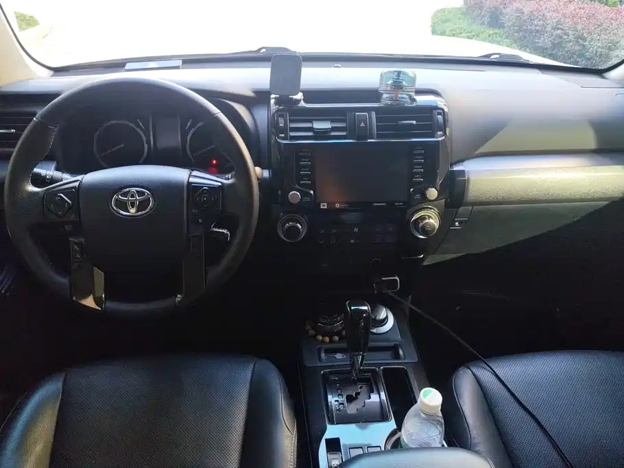 Toyota 4Runner — миниатюра 12
