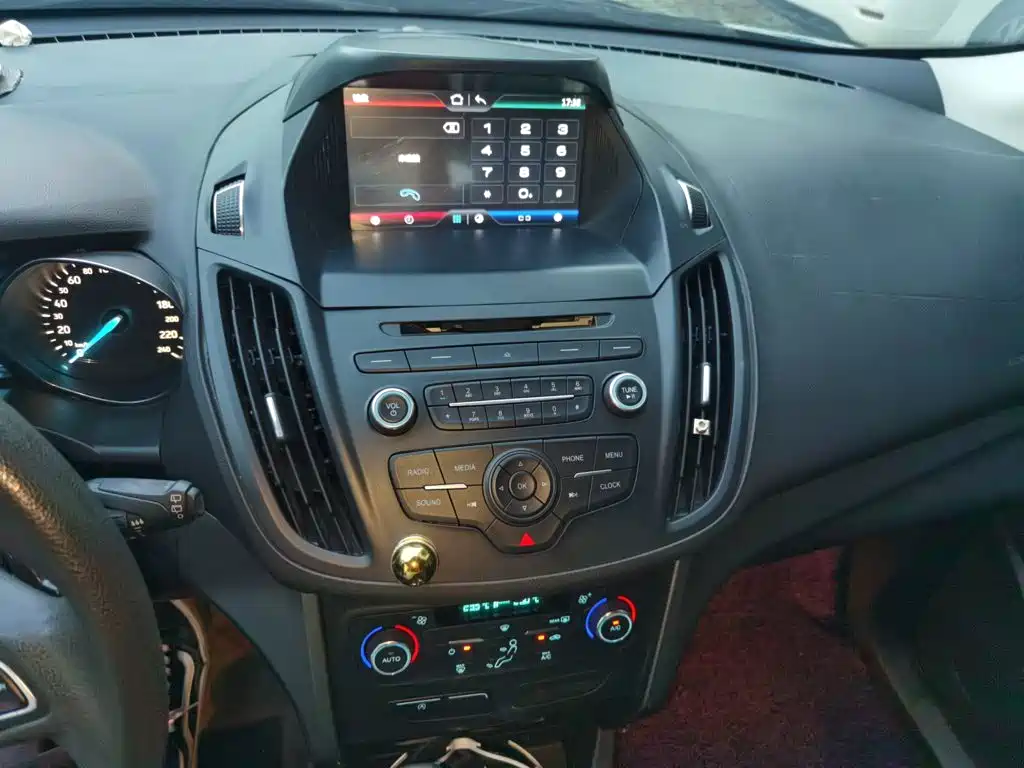 Ford Kuga — миниатюра 14