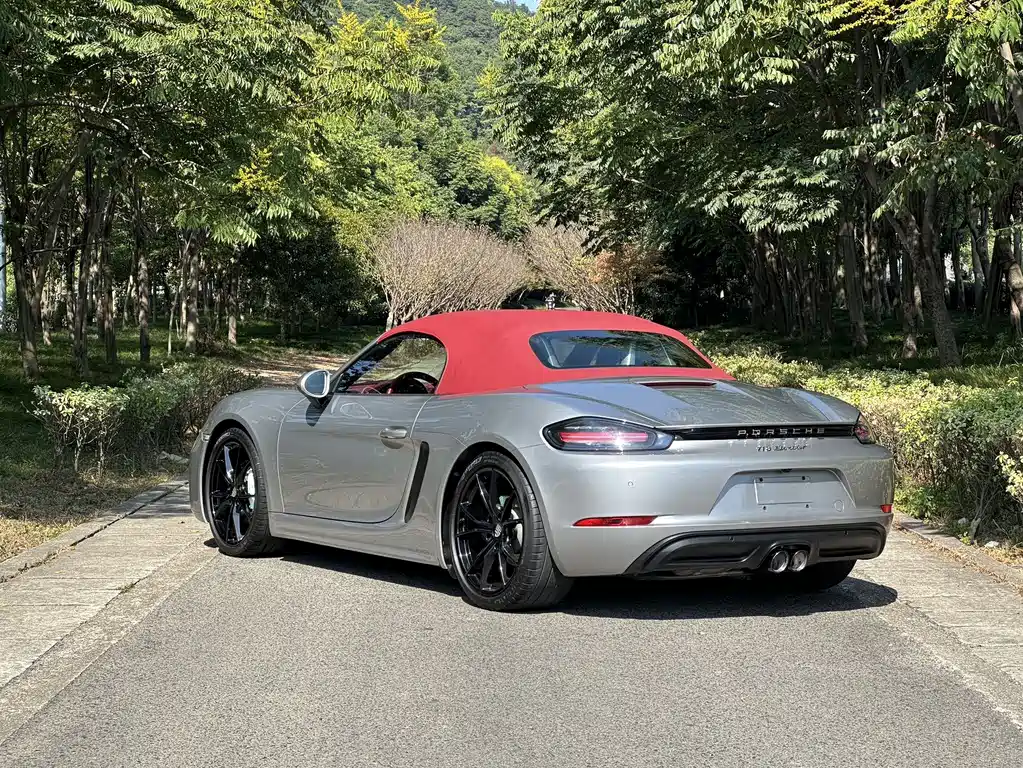 PORSCHE  718