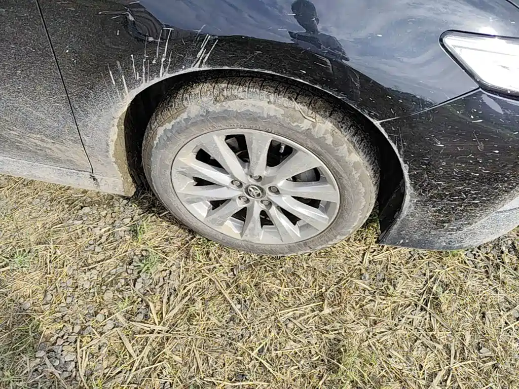 Toyota Camry — миниатюра 12