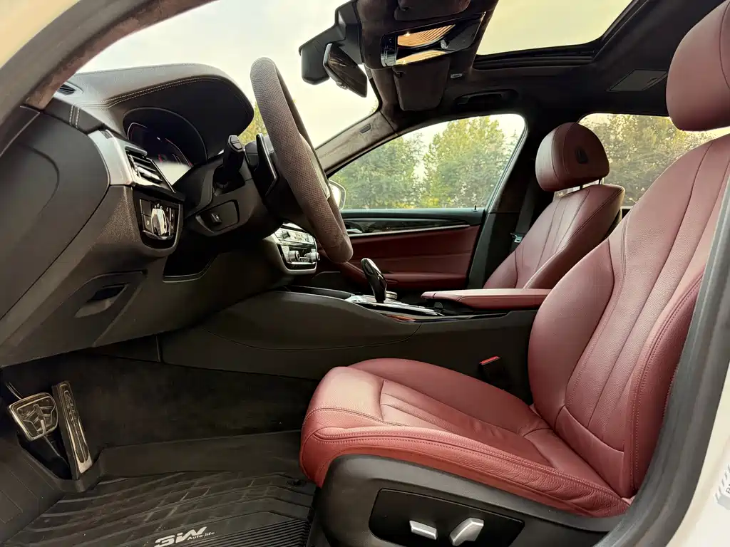 BMW 5 Series — миниатюра 10