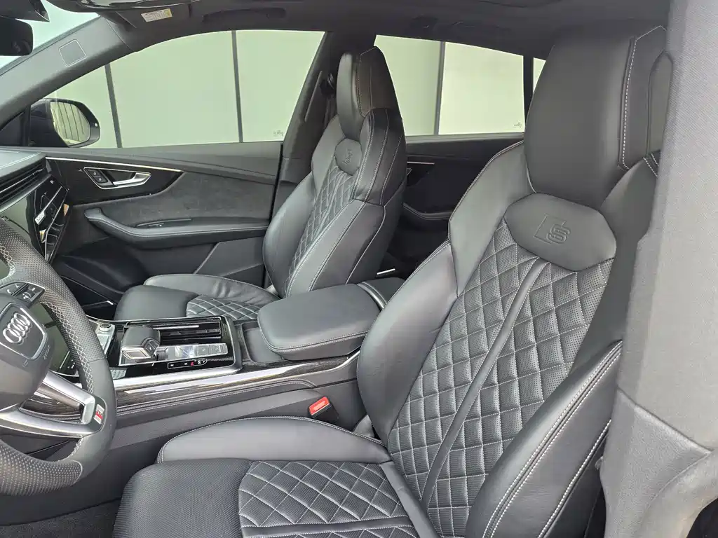 Audi Q8 2021 55 TFSI Premium