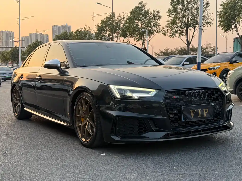 Audi A4L 2019 45 TFSI quattro Sport VI