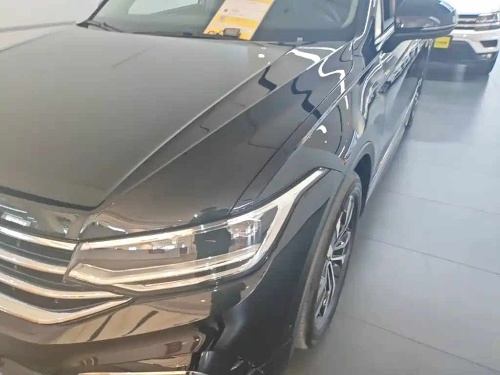 Volkswagen Tiguan L — миниатюра 24