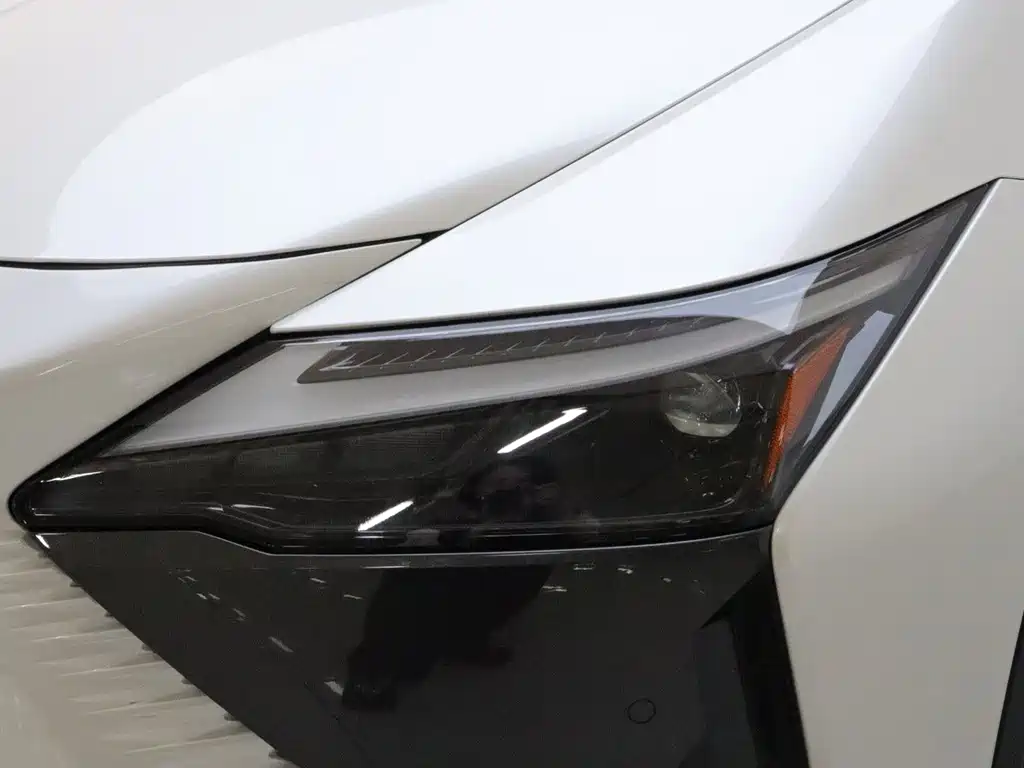 Lexus RZ — миниатюра 18