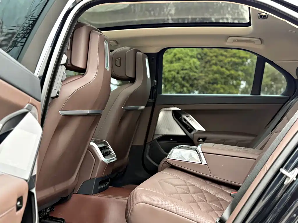 BMW 7 Series 7 2023 735Li Luxury