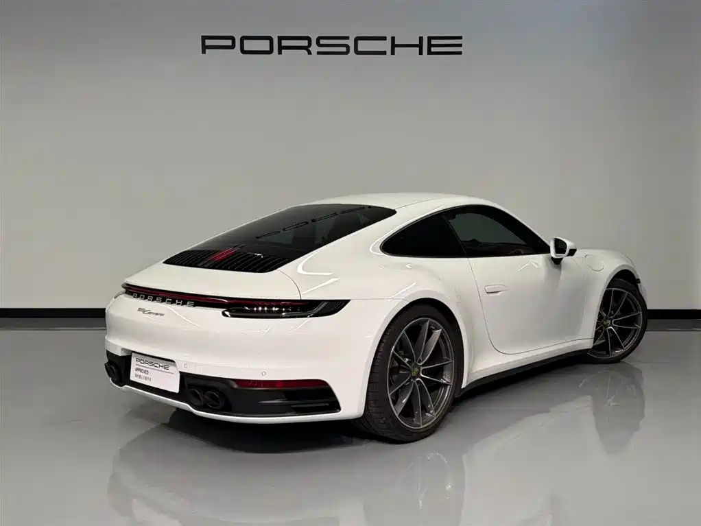 PORSCHE 911