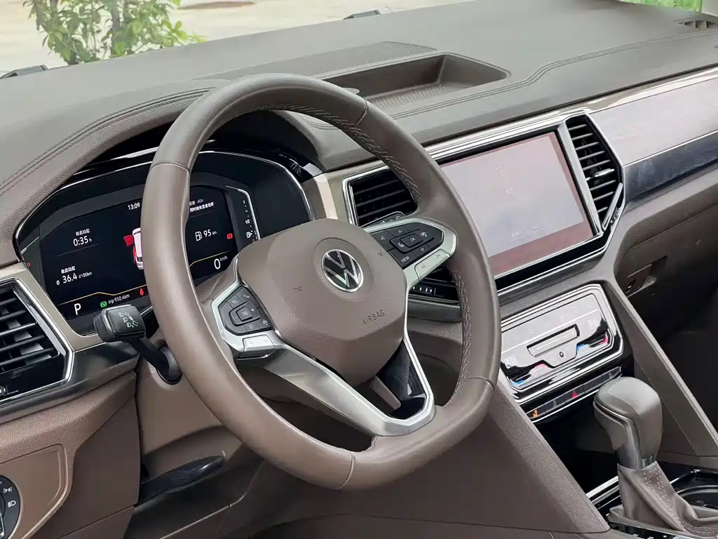 Volkswagen Viloran 2020 330TSI Luxury