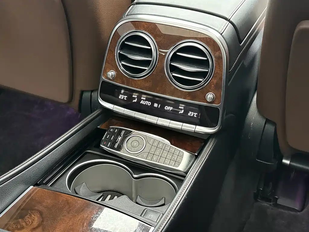 Mercedes-Benz S-Class — миниатюра 17