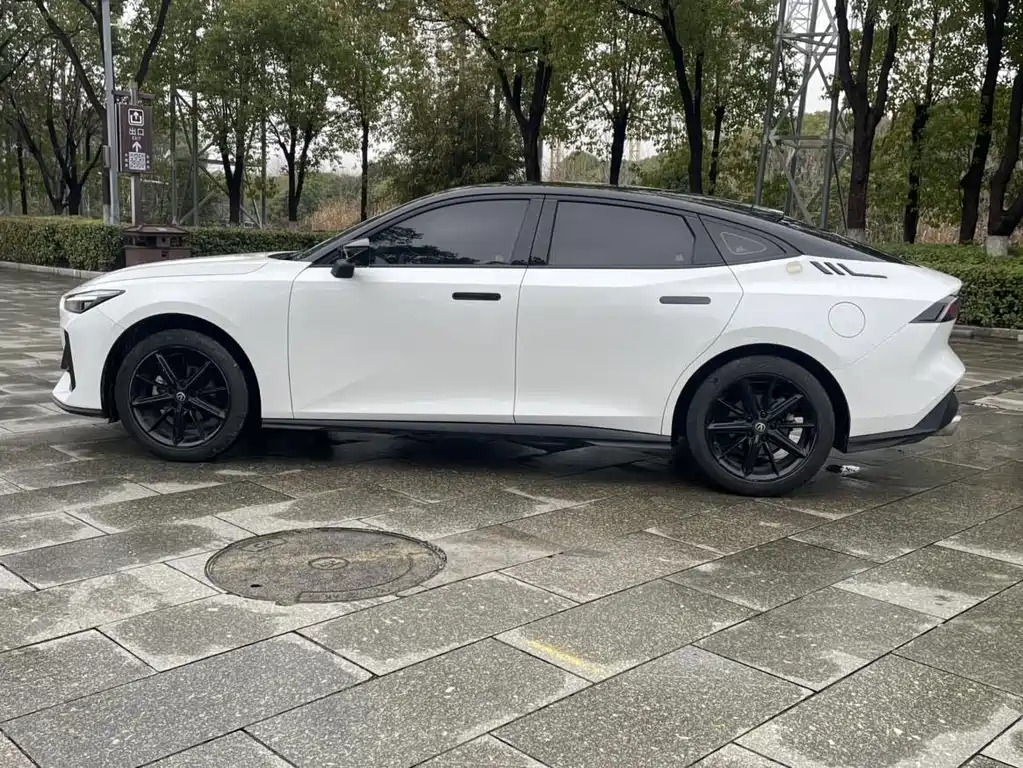 Changan UNI-V 2022 1.5T Luxury