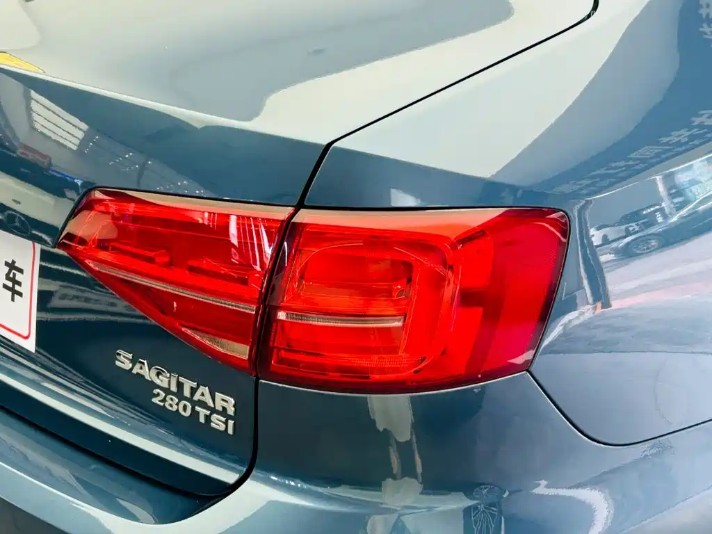 Volkswagen Sagitar — миниатюра 12