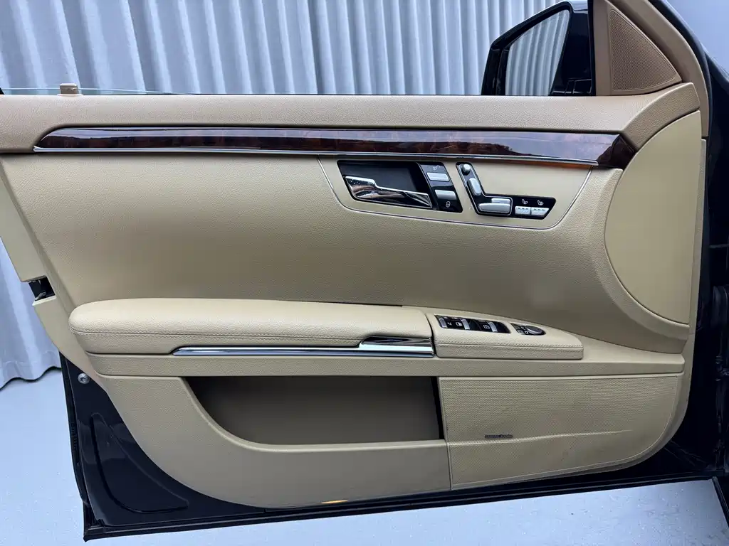 Mercedes-Benz S-Class — миниатюра 11