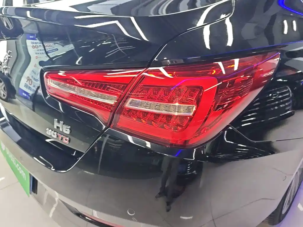 Hongqi Hongqi H5 — миниатюра 8