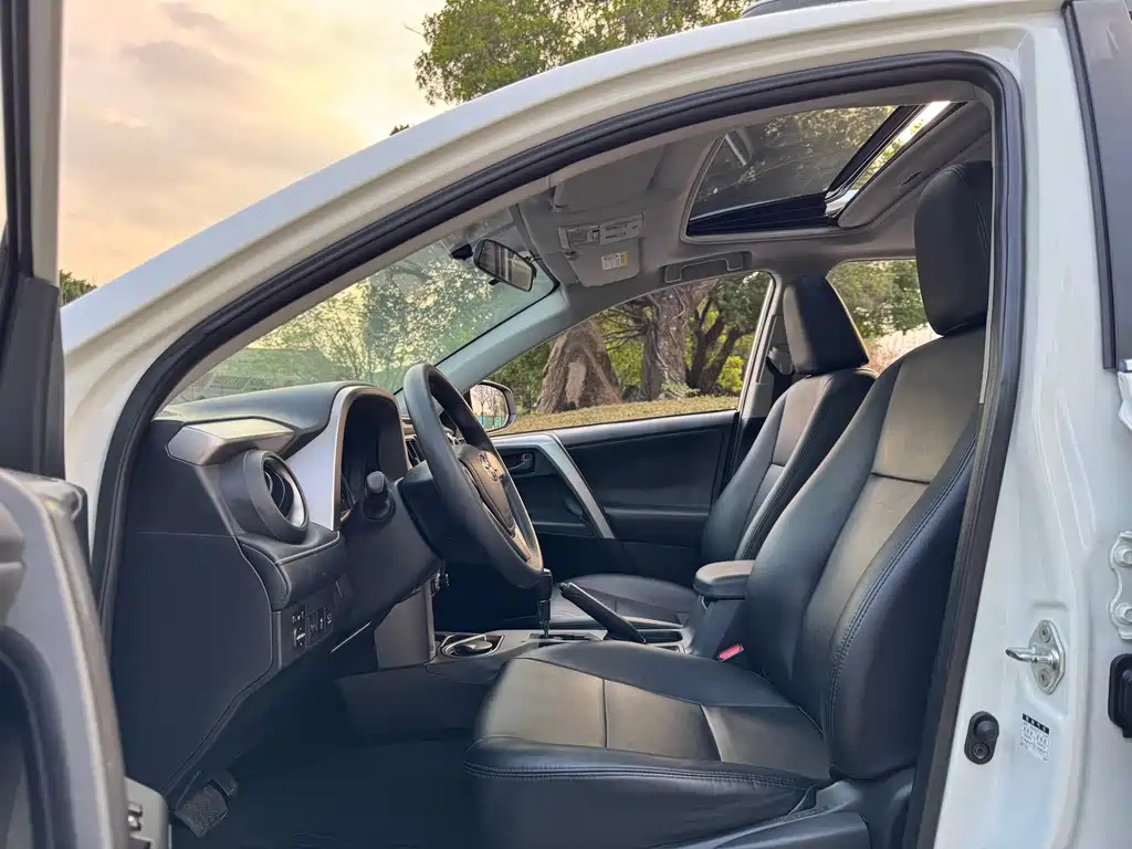 TOYOTA RAV4 RONGFANG