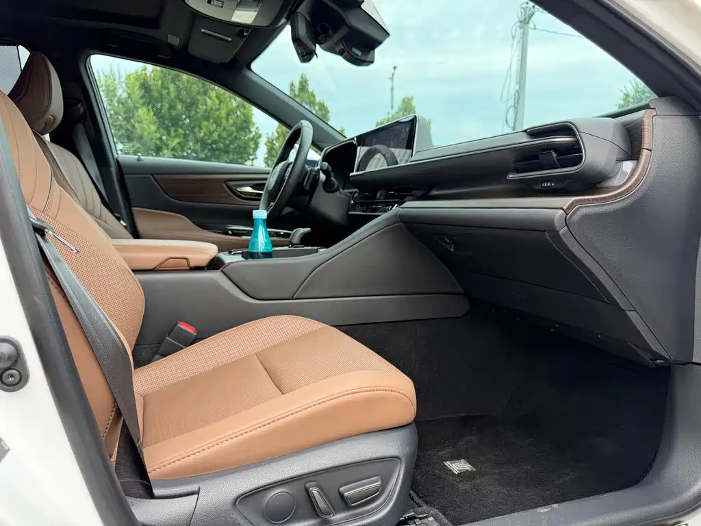 Toyota Crown (Import) — миниатюра 17