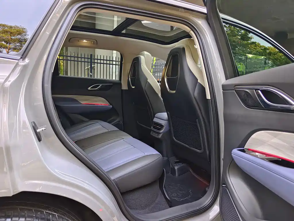 Hongqi Hongqi HS3 — миниатюра 18