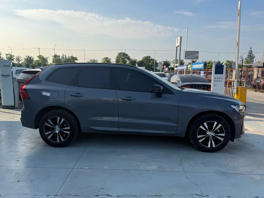 Volvo XC60 2022 B5 Sport