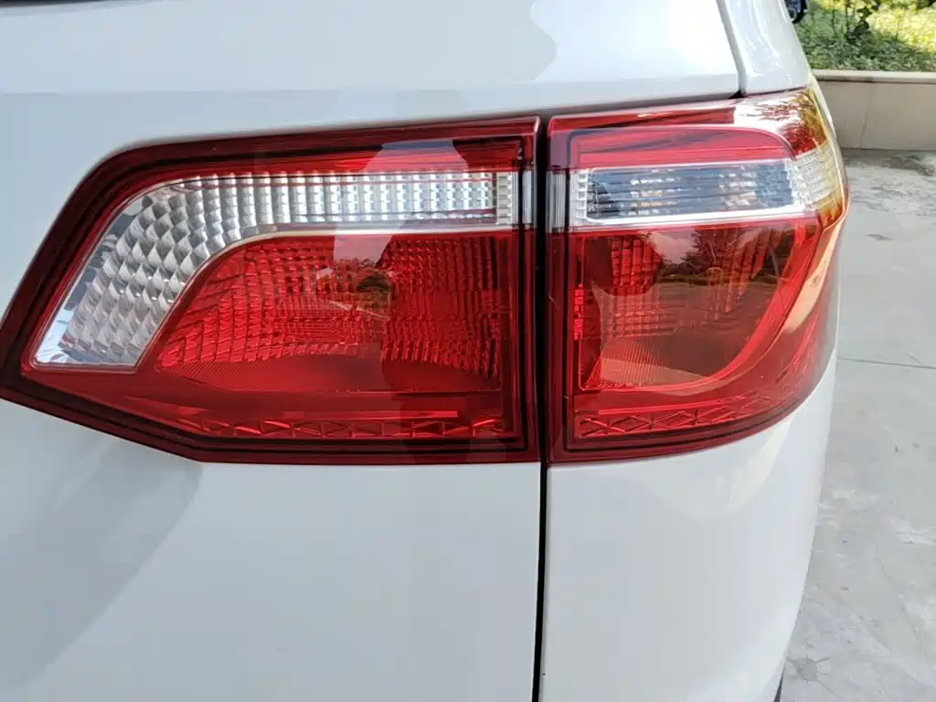 Wuling Hongguang S3 — миниатюра 8