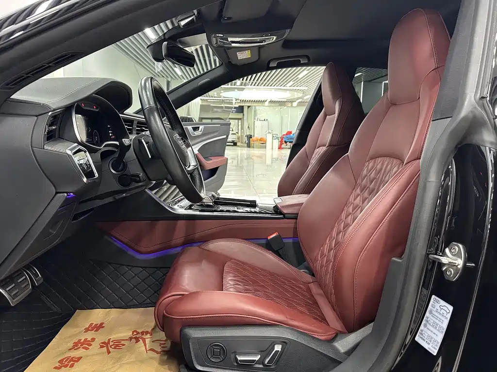 Audi A7L 2024 45 TFSI quattro S-line