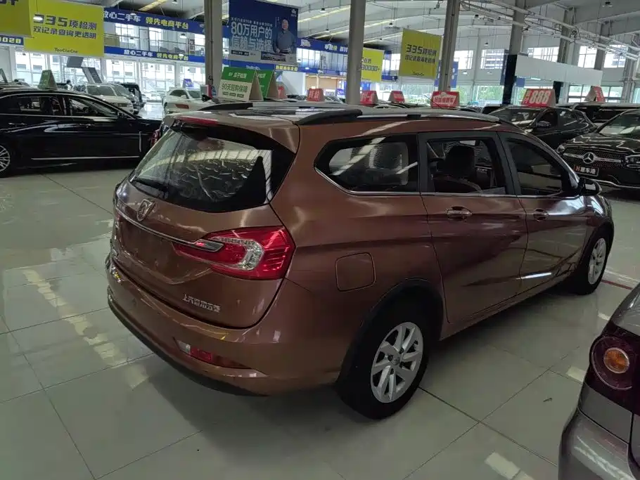 Baojun 310W — миниатюра 3