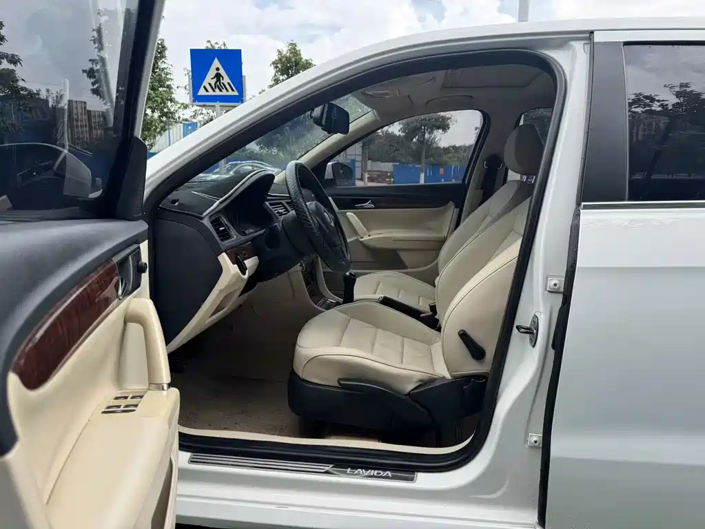 Volkswagen Lavida — миниатюра 17