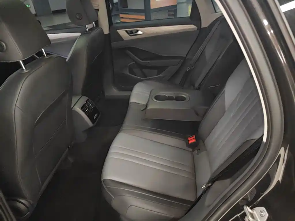 Volkswagen Sagitar — миниатюра 17