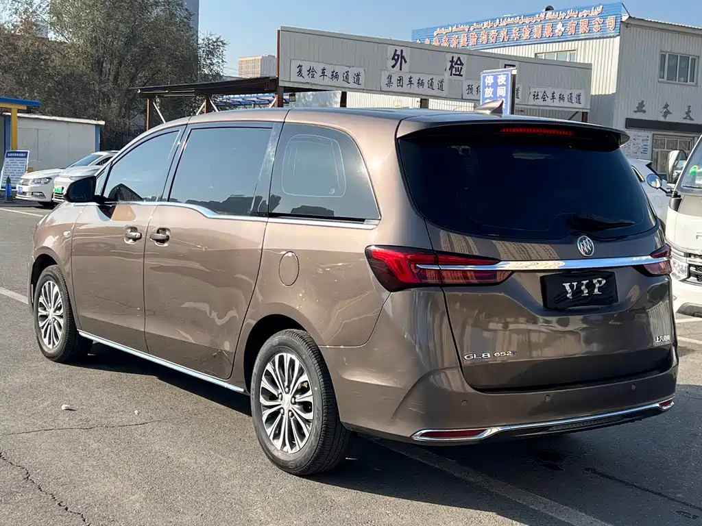 Buick GL8 — миниатюра 9