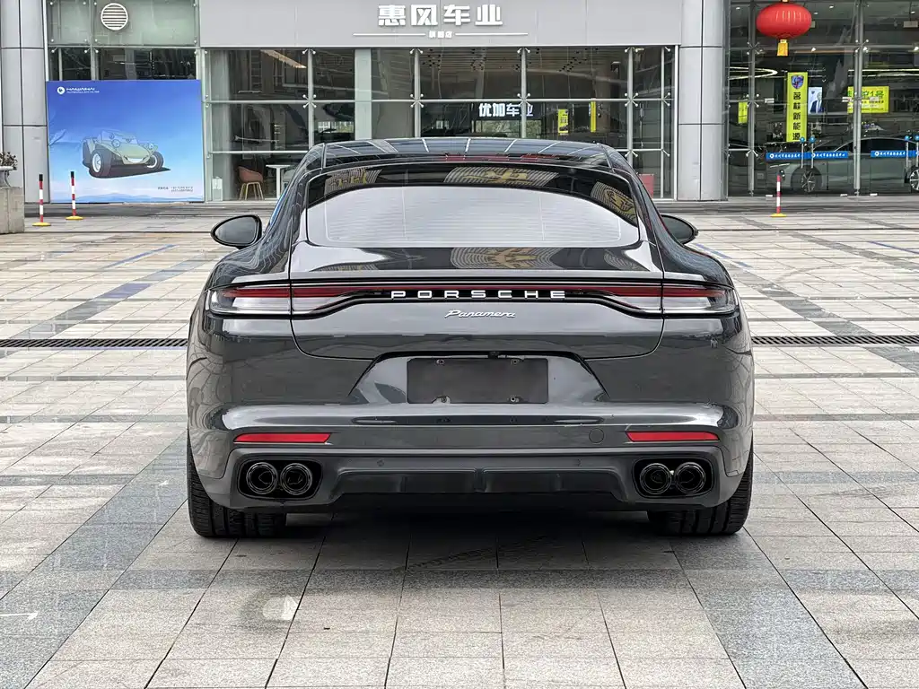 PORSCHE PANAMERA