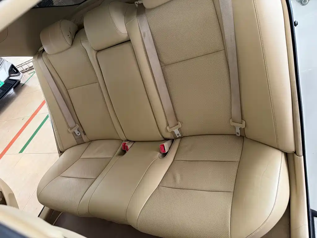 Toyota Camry — миниатюра 24