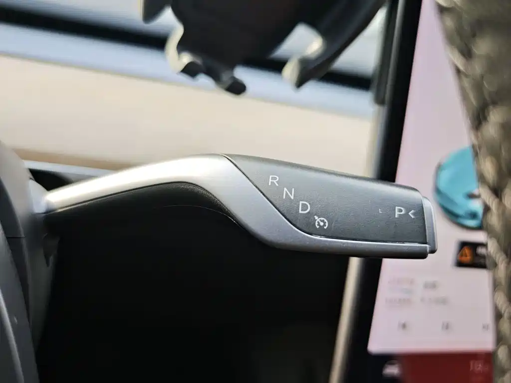 Tesla Model 3 — миниатюра 12