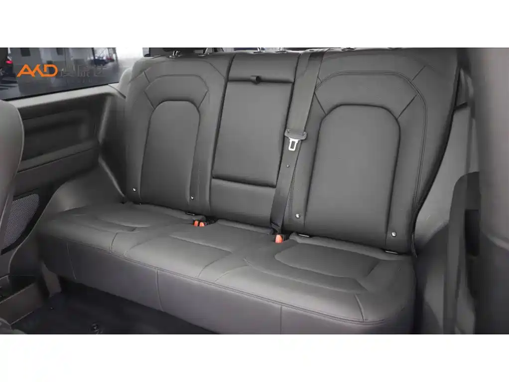 Land Rover Defender — миниатюра 7