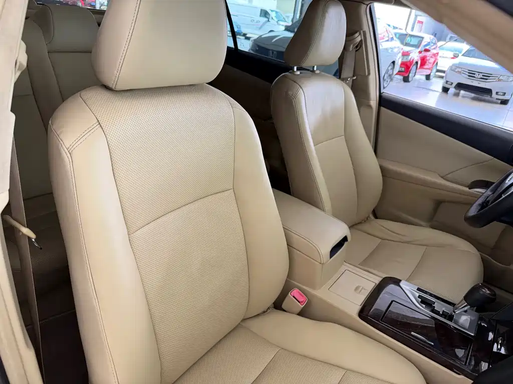 Toyota Camry — миниатюра 17