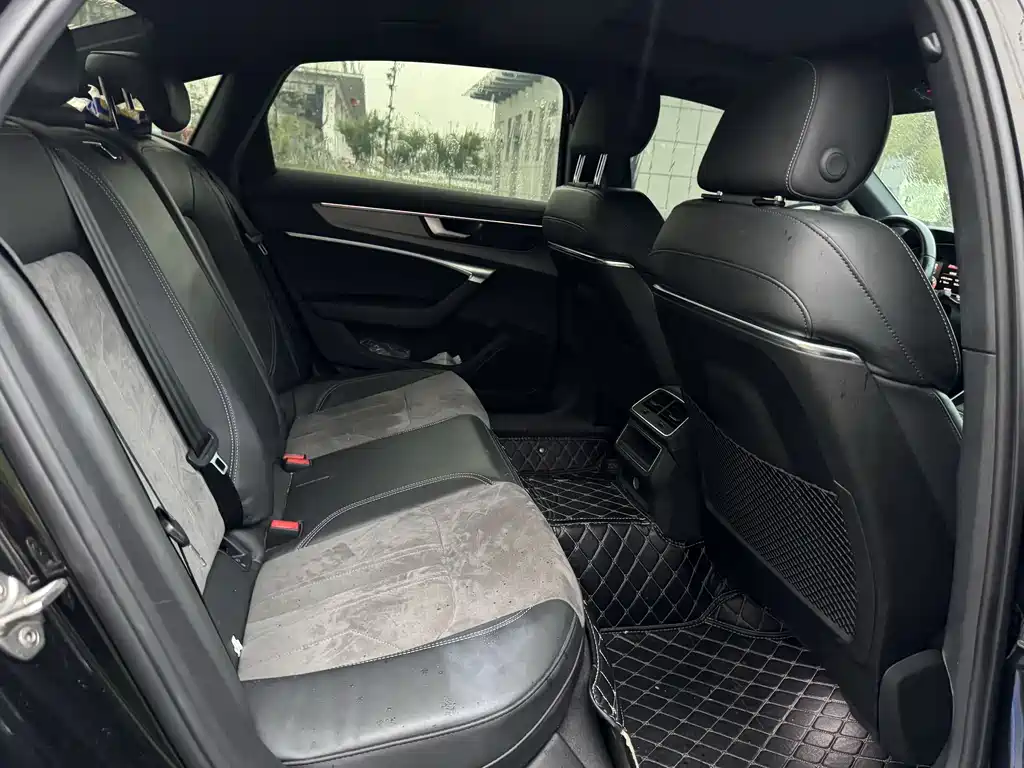 Audi A6L 2022 40 TFSI Luxury