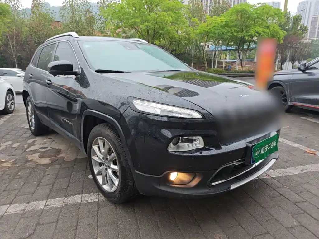 Jeep Cherokee — миниатюра 4