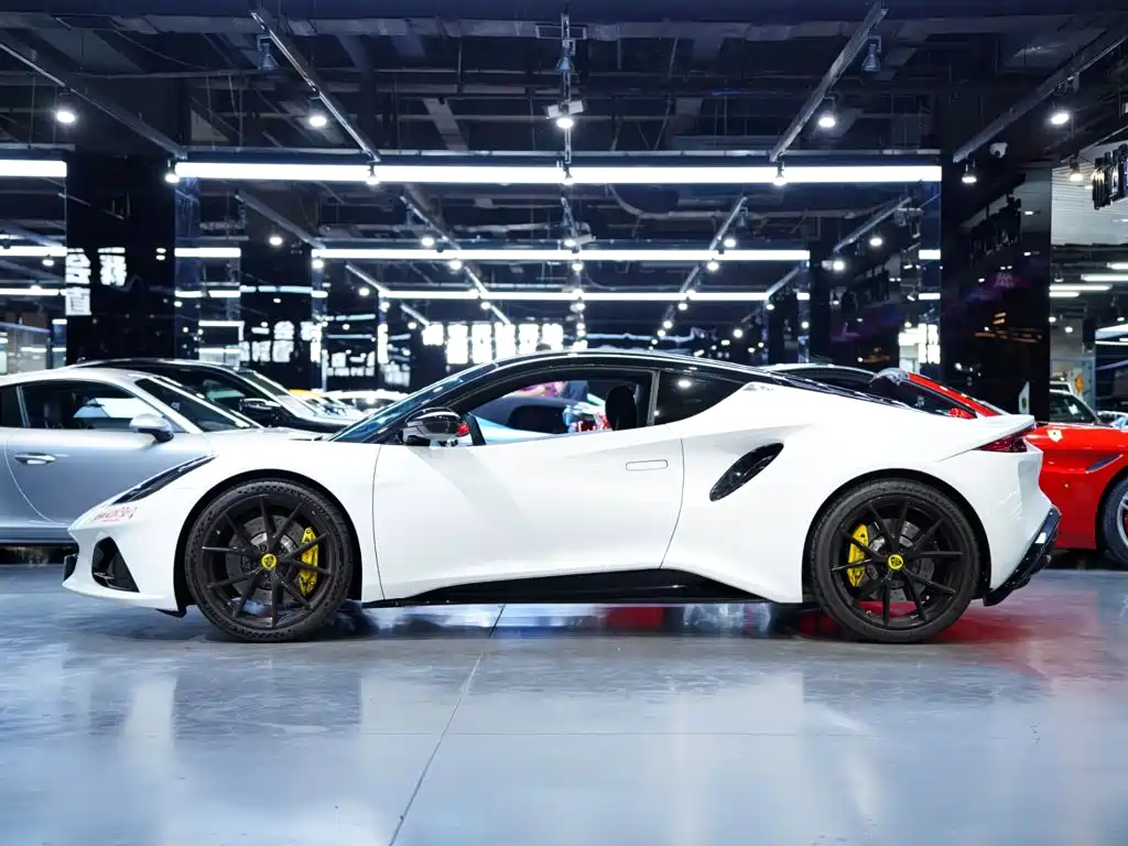 Lotus Emira — миниатюра 17