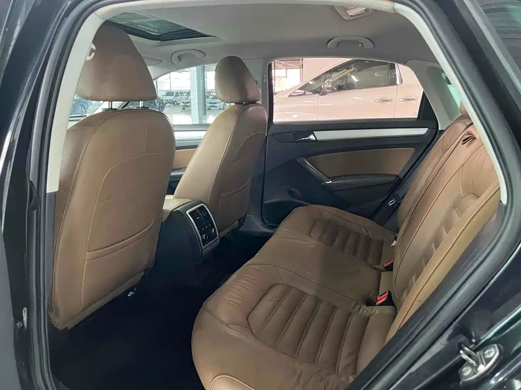 Volkswagen Passat — миниатюра 8