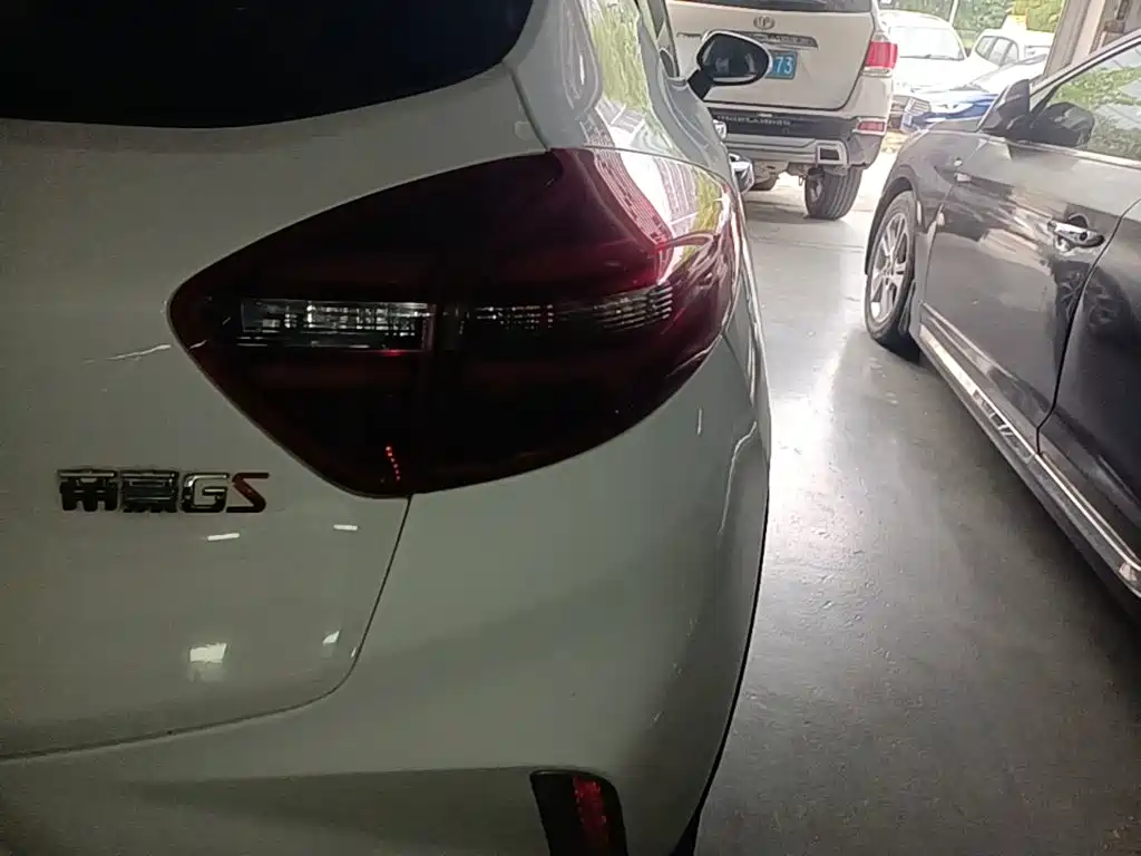 Geely Emgrand GS — миниатюра 8