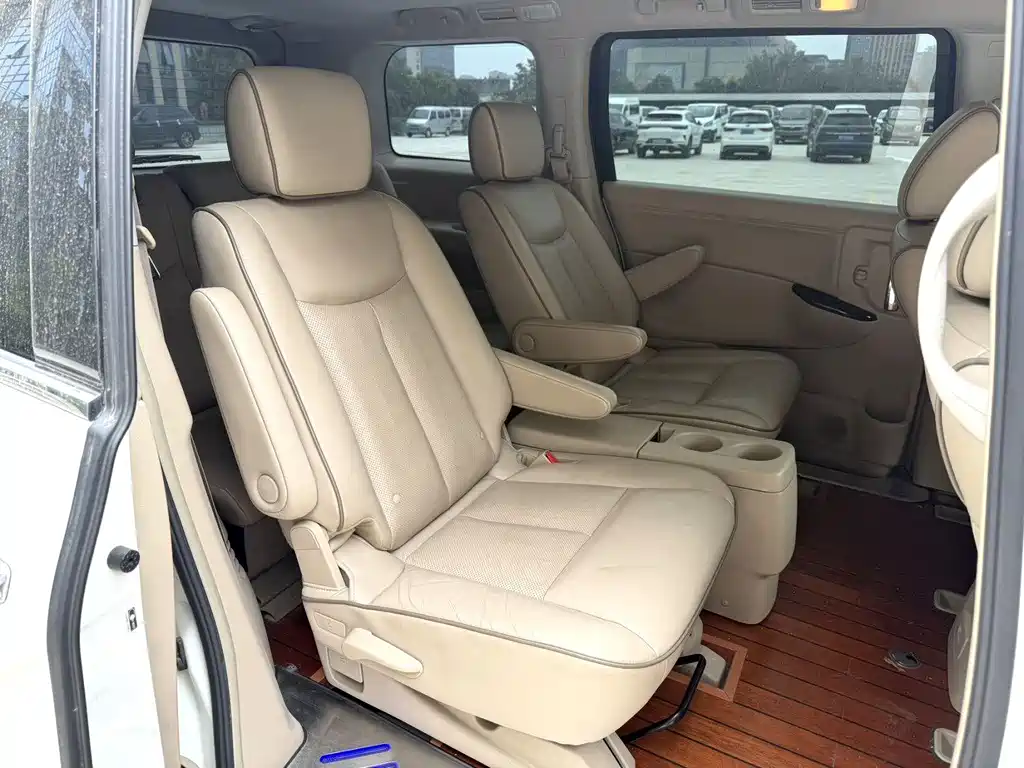 Nissan Quest — миниатюра 6