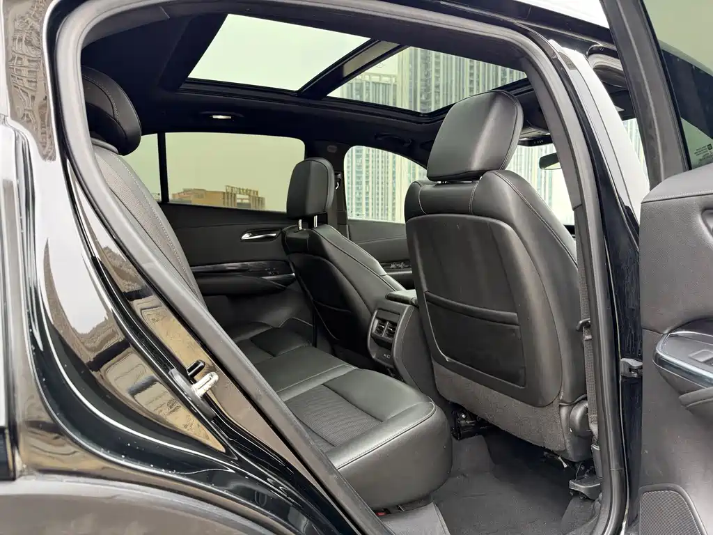 Cadillac XT4 — миниатюра 11